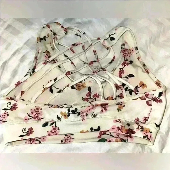 NWOT ShoSho Biker Short & Sports Bra Set - Picture 3 of 3